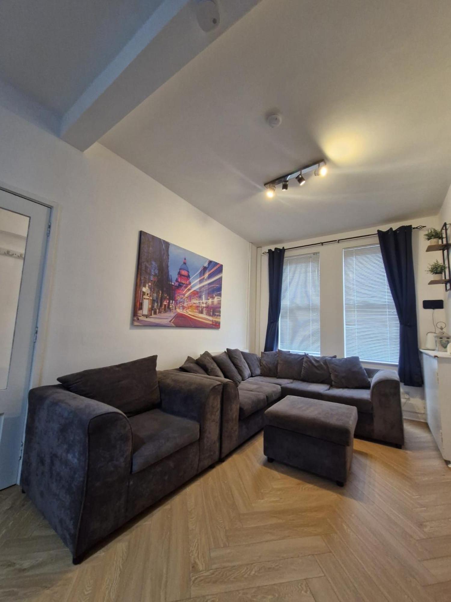 Villa 4Br House Popular Ravenhill Road Belfast Esterno foto